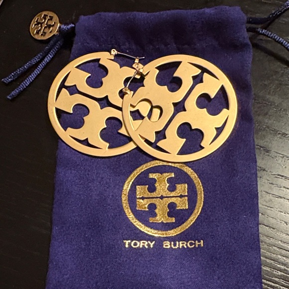 Tory Burch Gold Circle Large Logo Earrings - Picture 5 of 5